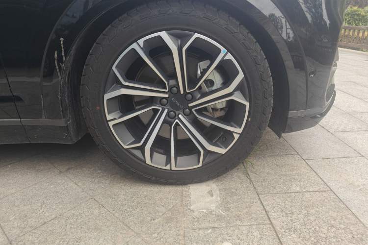 Used Lynk & Co 09 EM-P 2024 2.0TD EM-P Four-Wheel Drive PRO Seven-Seater Right Front Wheel Hub