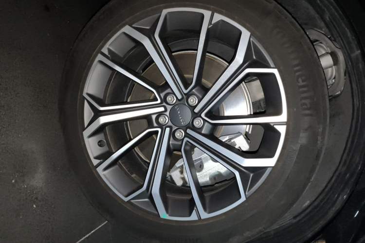 Used Lynk & Co 09 EM-P 2024 2.0TD EM-P Four-Wheel Drive ULTRA Six-Seater Right Front Wheel Hub