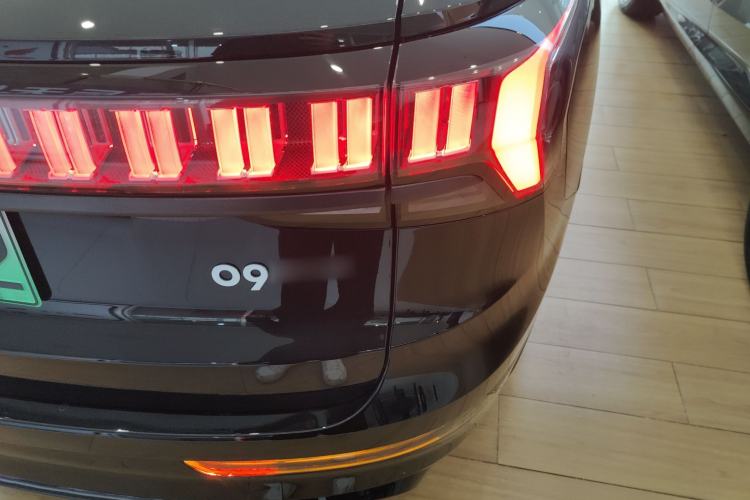 Used Lynk & Co 09 EM-P 2024 2.0TD EM-P Four-Wheel Drive ULTRA Six-Seater Right Rear Taillight