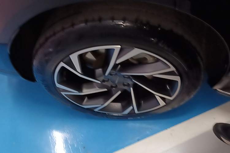 Used Lynk & Co 09 EM-P 2024 2.0TD EM-P Four-Wheel Drive HALO Six-Seater Right Rear Wheel Hub