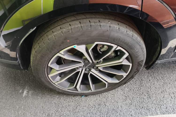 Used Lynk & Co 09 EM-P 2024 2.0TD EM-P Four-Wheel Drive PRO Seven-Seater Right Rear Wheel Hub