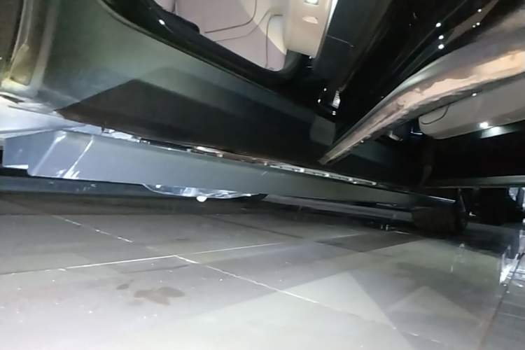 Used Lynk & Co 09 EM-P 2024 2.0TD EM-P Four-Wheel Drive HALO Six-Seater Right Side Sill