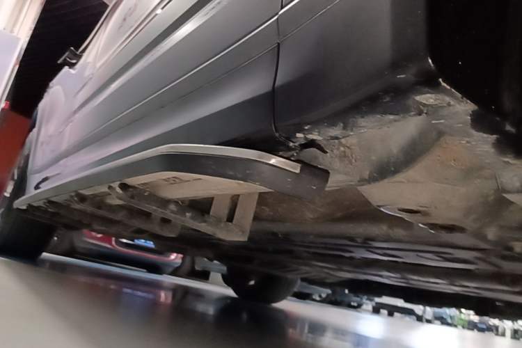Used Lynk & Co 09 EM-P 2024 2.0TD EM-P Four-Wheel Drive HALO Six-Seater Right Side Sill