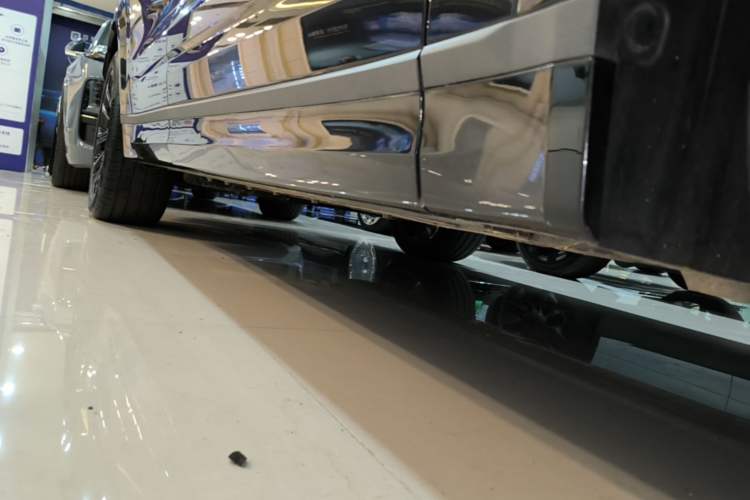 Used Lynk & Co 09 EM-P 2024 2.0TD EM-P Four-Wheel Drive ULTRA Six-Seater Right Side Sill