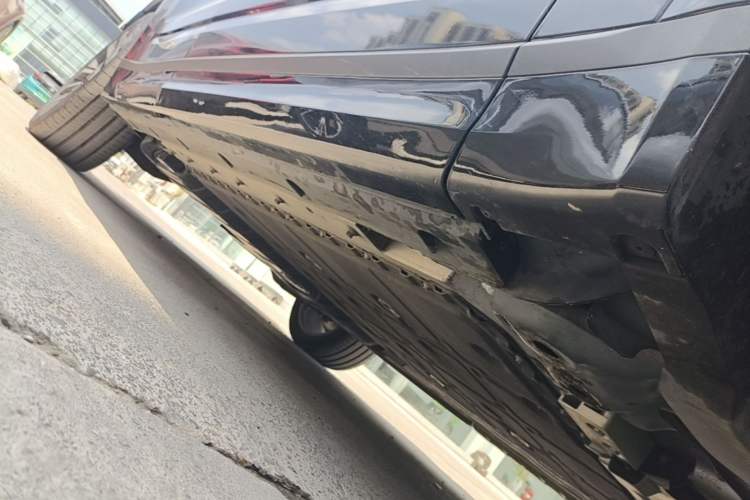 Used Lynk & Co 09 EM-P 2024 2.0TD EM-P Four-Wheel Drive ULTRA Six-Seater Right Side Sill