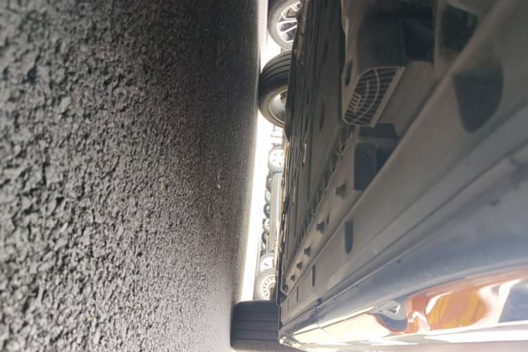 Used Lynk & Co 09 EM-P 2024 2.0TD EM-P Four-Wheel Drive PRO Seven-Seater Right Side Sill