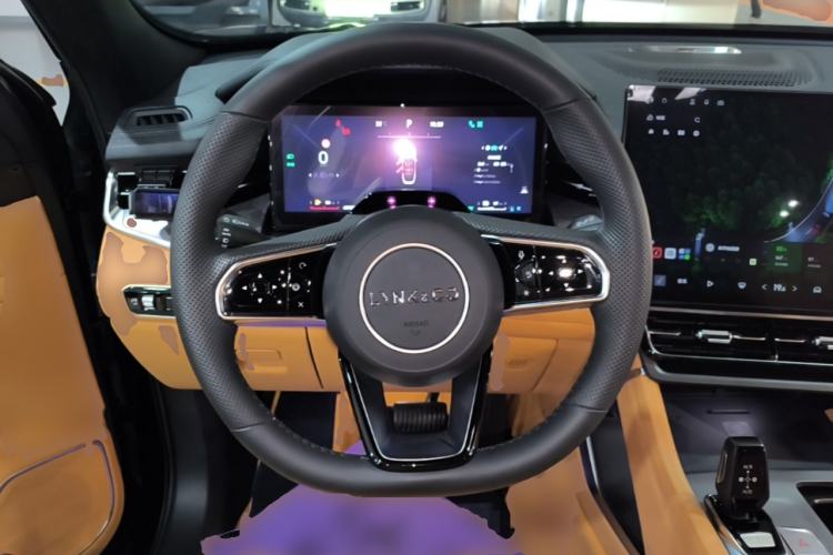 Used Lynk & Co 09 EM-P 2024 2.0TD EM-P Four-Wheel Drive ULTRA Six-Seater Steering Wheel