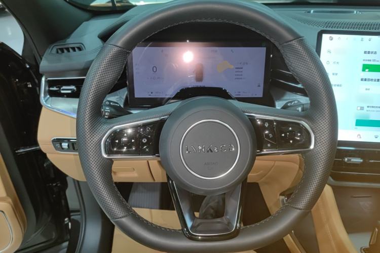 Used Lynk & Co 09 EM-P 2024 2.0TD EM-P Four-Wheel Drive ULTRA Six-Seater Steering Wheel
