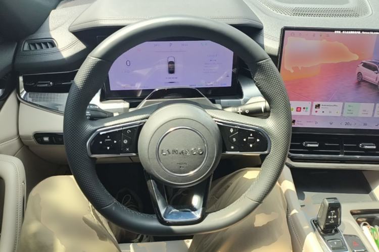 Used Lynk & Co 09 EM-P 2024 2.0TD EM-P Four-Wheel Drive ULTRA Six-Seater Steering Wheel