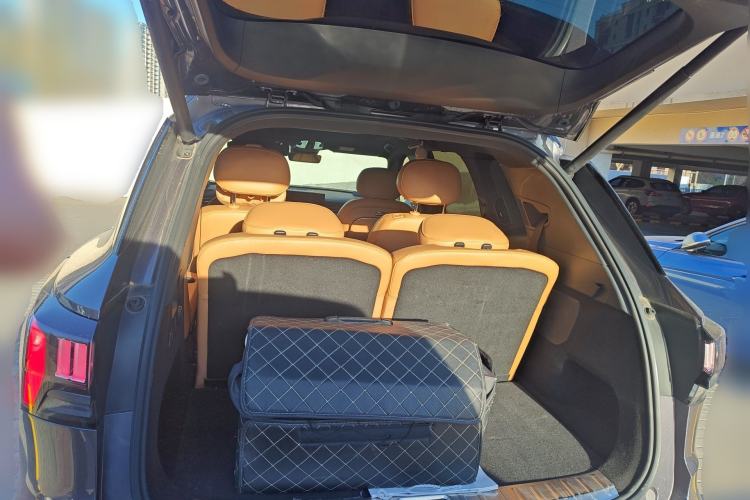 Used Lynk & Co 09 EM-P 2024 2.0TD EM-P Four-Wheel Drive HALO Six-Seater Trunk