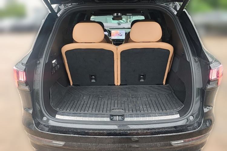Used Lynk & Co 09 EM-P 2024 2.0TD EM-P Four-Wheel Drive HALO Six-Seater Trunk