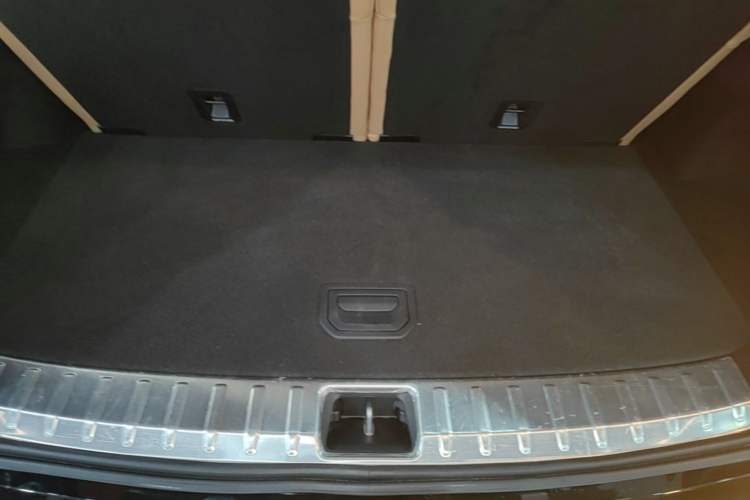 Used Lynk & Co 09 EM-P 2024 2.0TD EM-P Four-Wheel Drive ULTRA Six-Seater Trunk