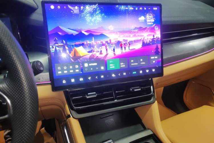 Used Lynk & Co 09 EM-P 2024 2.0TD EM-P Four-Wheel Drive ULTRA Six-Seater Audio And AC Panel