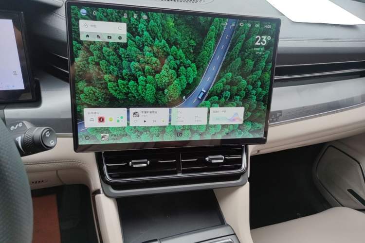 Used Lynk & Co 09 EM-P 2024 2.0TD EM-P Four-Wheel Drive HALO Six-Seater Audio And AC Panel