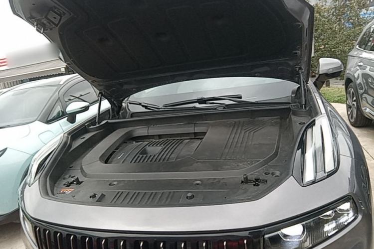Used Lynk & Co 09 EM-P 2024 2.0TD EM-P Four-Wheel Drive HALO Six-Seater Engine Bay