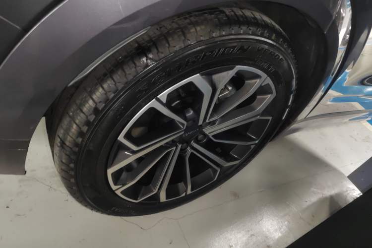 Used Lynk & Co 09 EM-P 2024 2.0TD EM-P Four-Wheel Drive ULTRA Six-Seater Exterior 8