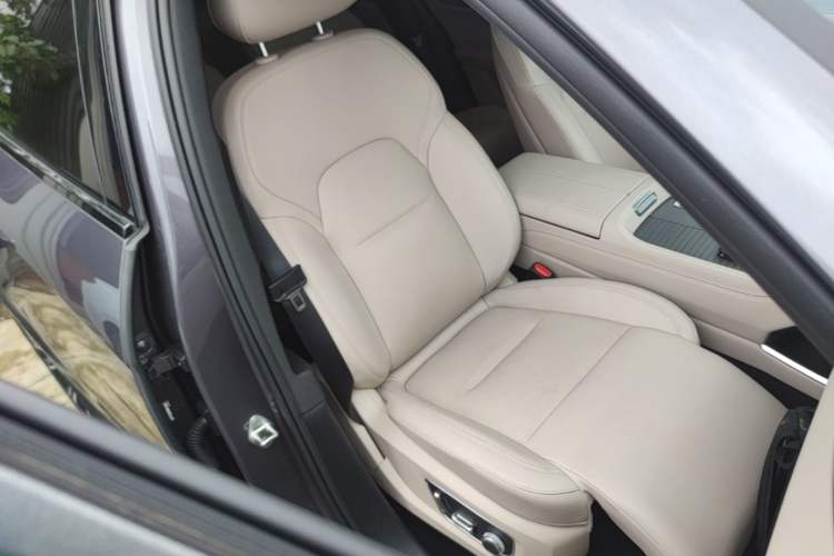 Used Lynk & Co 09 EM-P 2024 2.0TD EM-P Four-Wheel Drive HALO Six-Seater Right Front Seat