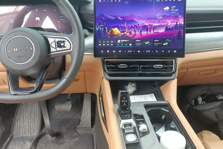 Used Lynk & Co 09 EM-P 2024 2.0TD EM-P Four-Wheel Drive ULTRA Six-Seater Audio And AC Panel