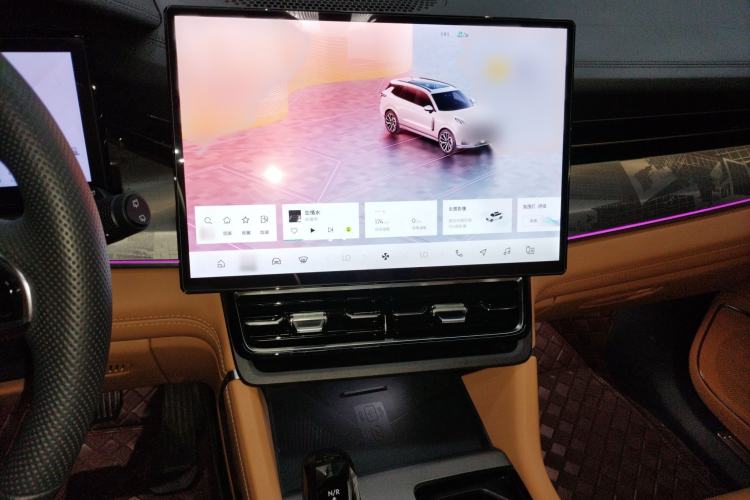 Used Lynk & Co 09 EM-P 2024 2.0TD EM-P Four-Wheel Drive HALO Six-Seater Audio And AC Panel