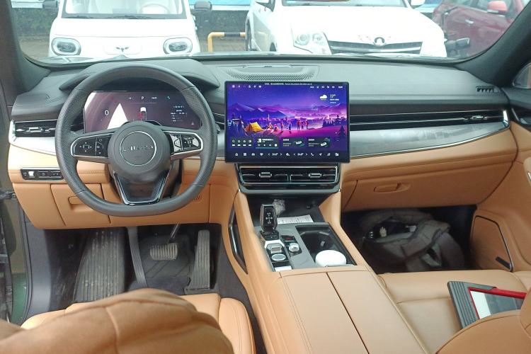 Used Lynk & Co 09 EM-P 2024 2.0TD EM-P Four-Wheel Drive ULTRA Six-Seater Center Console