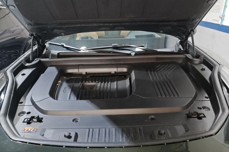 Used Lynk & Co 09 EM-P 2024 2.0TD EM-P Four-Wheel Drive ULTRA Six-Seater Engine Bay