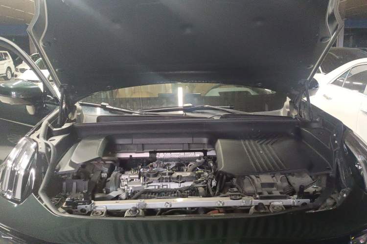 Used Lynk & Co 09 EM-P 2024 2.0TD EM-P Four-Wheel Drive ULTRA Six-Seater Engine Bay