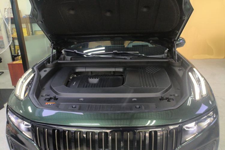 Used Lynk & Co 09 EM-P 2024 2.0TD EM-P Four-Wheel Drive ULTRA Six-Seater Engine Bay