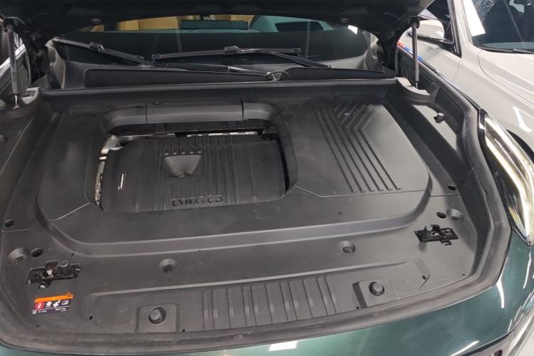 Used Lynk & Co 09 EM-P 2024 2.0TD EM-P Four-Wheel Drive ULTRA Six-Seater Engine Bay