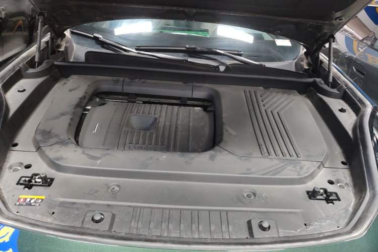 Used Lynk & Co 09 EM-P 2024 2.0TD EM-P Four-Wheel Drive ULTRA Six-Seater Engine Bay