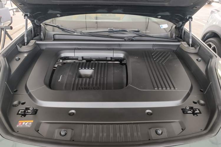 Used Lynk & Co 09 EM-P 2024 2.0TD EM-P Four-Wheel Drive ULTRA Six-Seater Engine Bay