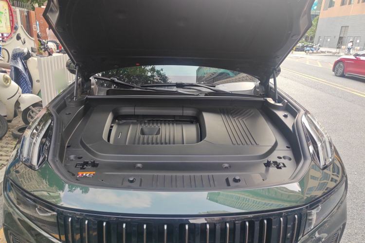 Used Lynk & Co 09 EM-P 2024 2.0TD EM-P Four-Wheel Drive PRO Seven-Seater Engine Bay