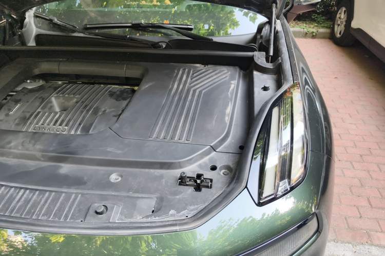 Used Lynk & Co 09 EM-P 2024 2.0TD EM-P Four-Wheel Drive ULTRA Six-Seater Engine Bay Left