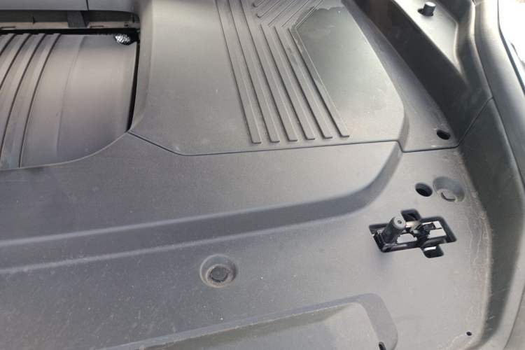 Used Lynk & Co 09 EM-P 2024 2.0TD EM-P Four-Wheel Drive ULTRA Six-Seater Engine Bay Left