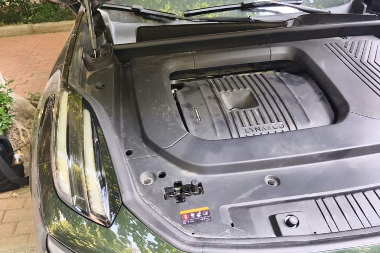 Used Lynk & Co 09 EM-P 2024 2.0TD EM-P Four-Wheel Drive ULTRA Six-Seater Engine Bay Right