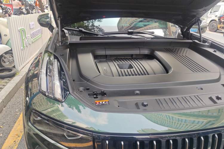 Used Lynk & Co 09 EM-P 2024 2.0TD EM-P Four-Wheel Drive PRO Seven-Seater Engine Bay Right