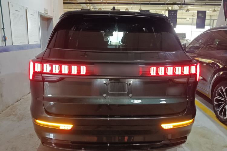 Used Lynk & Co 09 EM-P 2024 2.0TD EM-P Four-Wheel Drive ULTRA Six-Seater Exterior 4
