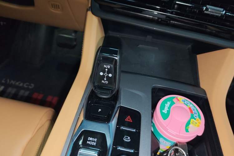 Used Lynk & Co 09 EM-P 2024 2.0TD EM-P Four-Wheel Drive ULTRA Six-Seater Gear Lever