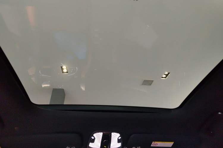 Used Lynk & Co 09 EM-P 2024 2.0TD EM-P Four-Wheel Drive ULTRA Six-Seater Headliner