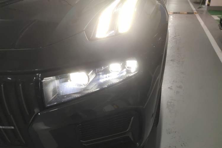 Used Lynk & Co 09 EM-P 2024 2.0TD EM-P Four-Wheel Drive ULTRA Six-Seater Left Front Headlight
