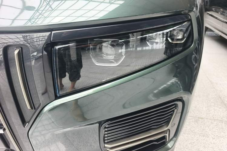 Used Lynk & Co 09 EM-P 2024 2.0TD EM-P Four-Wheel Drive ULTRA Six-Seater Left Front Headlight