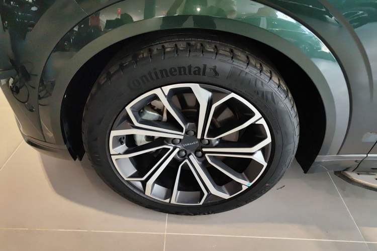 Used Lynk & Co 09 EM-P 2024 2.0TD EM-P Four-Wheel Drive ULTRA Six-Seater Left Front Wheel Hub