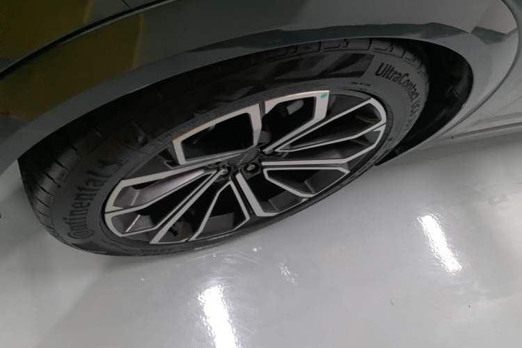 Used Lynk & Co 09 EM-P 2024 2.0TD EM-P Four-Wheel Drive ULTRA Six-Seater Left Front Wheel Hub