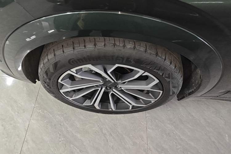 Used Lynk & Co 09 EM-P 2024 2.0TD EM-P Four-Wheel Drive ULTRA Six-Seater Left Front Wheel Hub