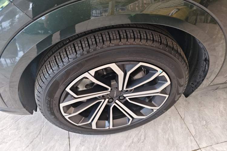 Used Lynk & Co 09 EM-P 2024 2.0TD EM-P Four-Wheel Drive HALO Six-Seater Left Front Wheel Hub