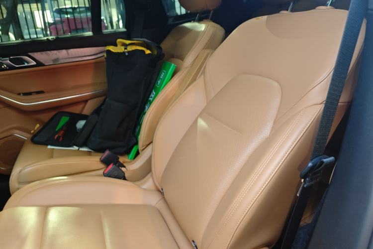 Used Lynk & Co 09 EM-P 2024 2.0TD EM-P Four-Wheel Drive ULTRA Six-Seater Left Rear Seat