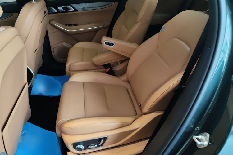 Used Lynk & Co 09 EM-P 2024 2.0TD EM-P Four-Wheel Drive ULTRA Six-Seater Left Rear Seat