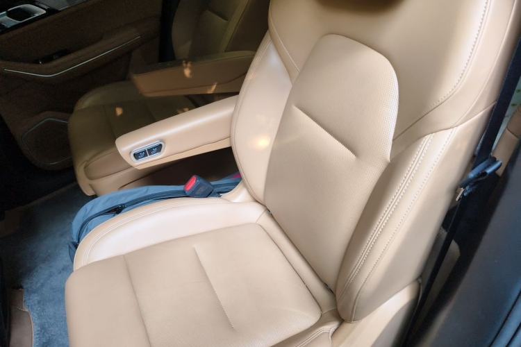 Used Lynk & Co 09 EM-P 2024 2.0TD EM-P Four-Wheel Drive ULTRA Six-Seater Left Rear Seat