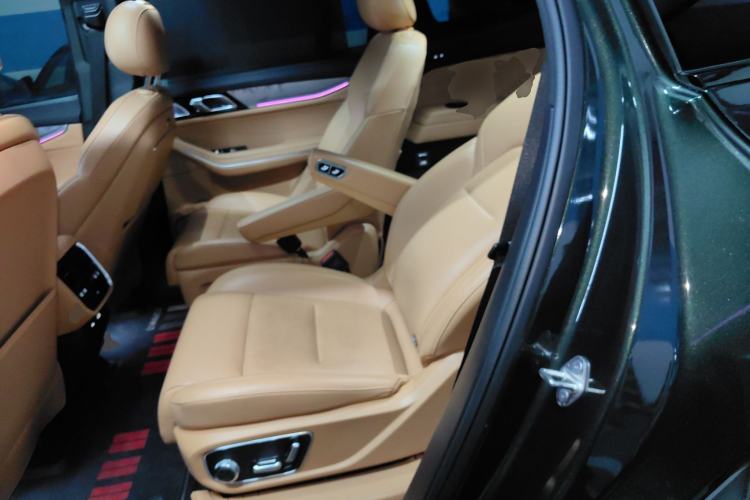 Used Lynk & Co 09 EM-P 2024 2.0TD EM-P Four-Wheel Drive ULTRA Six-Seater Left Rear Seat