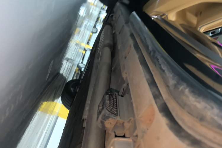 Used Lynk & Co 09 EM-P 2024 2.0TD EM-P Four-Wheel Drive ULTRA Six-Seater Left Side Sill