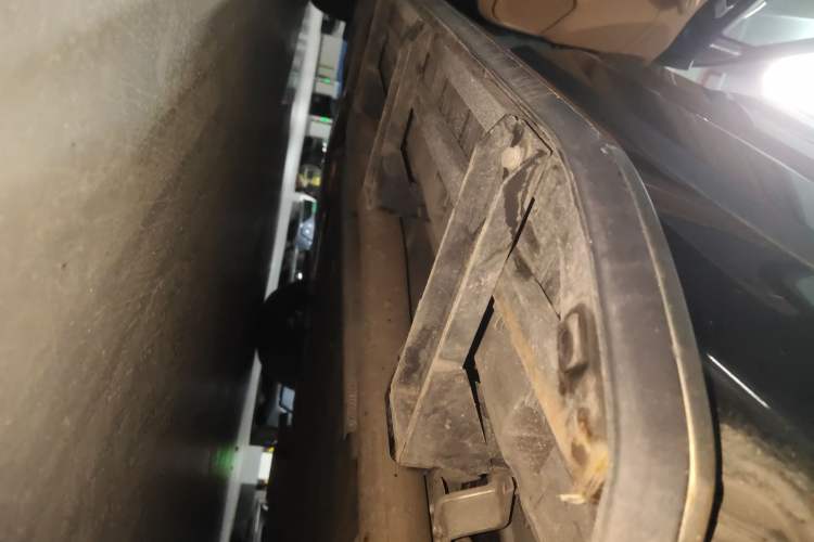 Used Lynk & Co 09 EM-P 2024 2.0TD EM-P Four-Wheel Drive ULTRA Six-Seater Left Side Sill